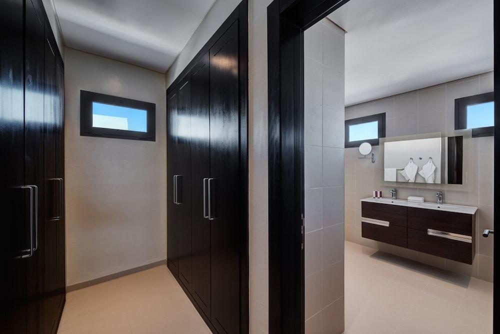 Hyatt Place Taghazout Bay Exterior photo Sliding doors