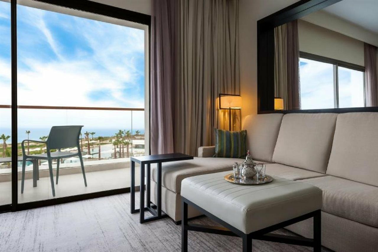 Hyatt Place Taghazout Bay Exterior photo A suite at the Hilton San Diego Bayfront